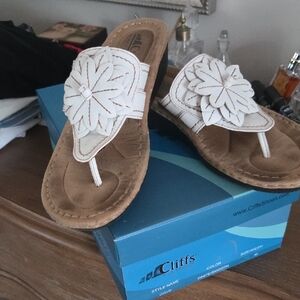 Cliffs Women's White Sandals